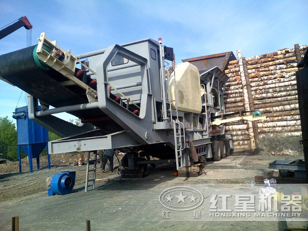 時產(chǎn)150噸-300噸汽車車載移動碎石機靈活工作現(xiàn)場 時產(chǎn)150噸-300噸汽車車載移動碎石機靈活工作現(xiàn)場