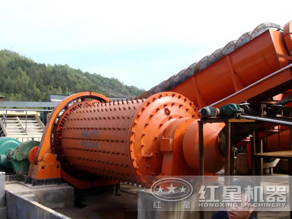 間歇球磨機(jī)案例現(xiàn)場 間歇球磨機(jī)案例現(xiàn)場