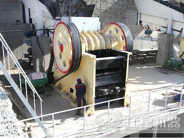 河南500t/h青石破碎生產線現場圖1 河南500t/h青石破碎生產線現場圖1