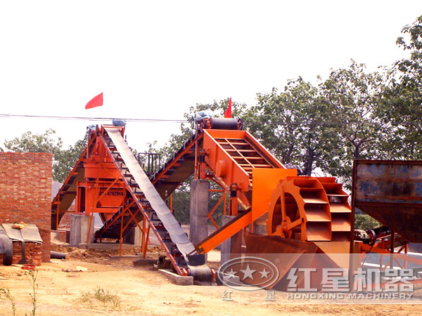 水輪式洗砂機(jī)工作現(xiàn)場 水輪式洗砂機(jī)工作現(xiàn)場