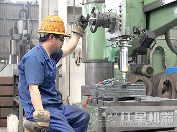 破碎機加工現(xiàn)場 破碎機加工現(xiàn)場