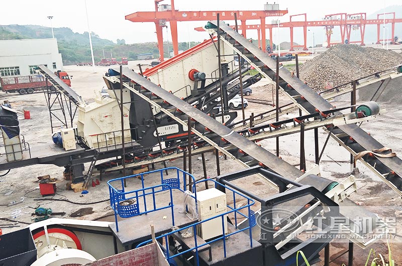 環(huán)保效能高的礦山移動磕石機現(xiàn)場 環(huán)保效能高的礦山移動磕石機現(xiàn)場