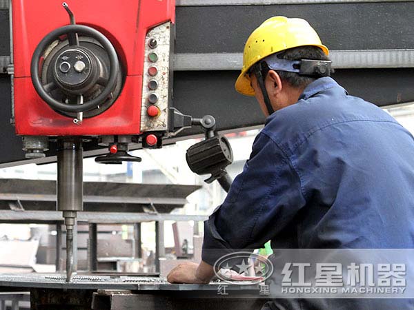 銻礦顎式破碎機(jī)匠心制造 銻礦顎式破碎機(jī)匠心制造