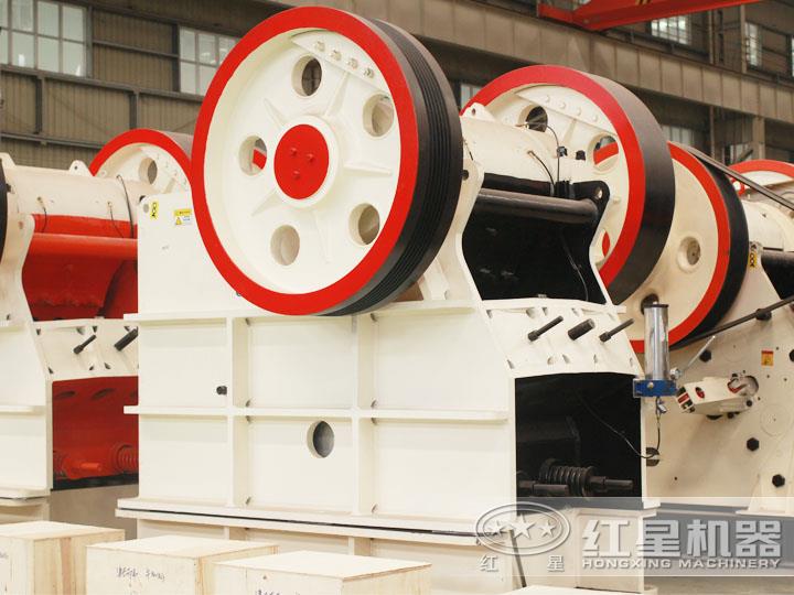 大型液壓鄂式破碎機，過載保護避免設備損壞