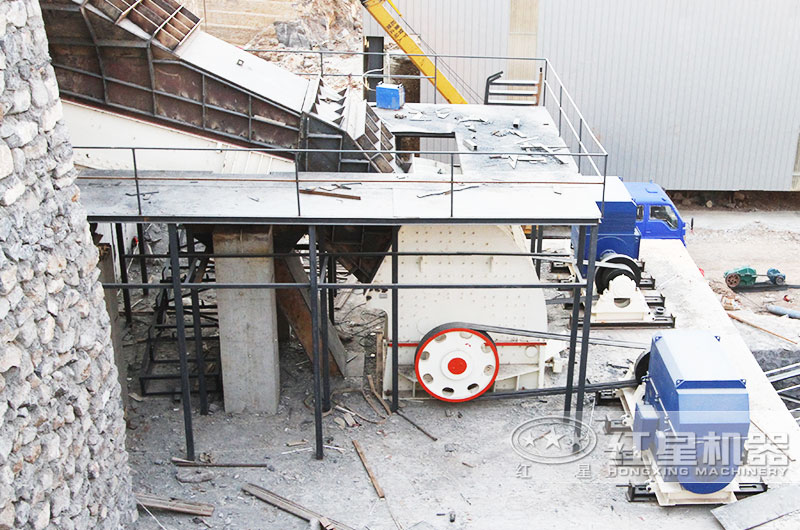 錘式破碎機安裝中 錘式破碎機安裝中