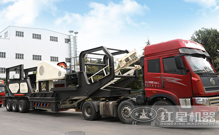 時產(chǎn)400噸移動給料機(jī)+顎破一體機(jī)火熱發(fā)貨中 時產(chǎn)400噸移動給料機(jī)+顎破一體機(jī)火熱發(fā)貨中