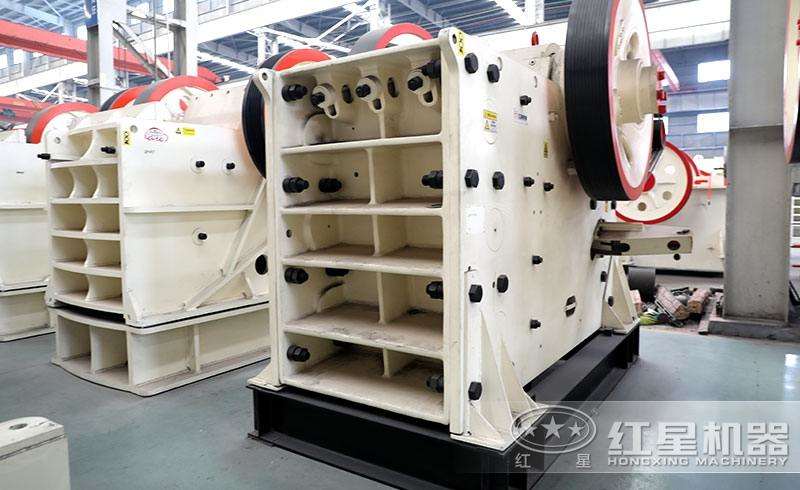 鄂式破碎機,優(yōu)質鋼板鑄成,使用壽命長 style=width:720px;