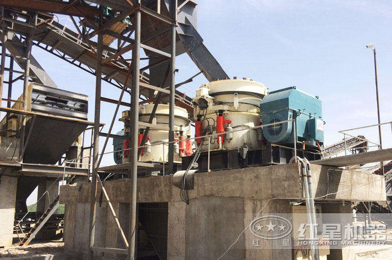 河南洛陽(yáng)時(shí)產(chǎn)800噸石頭破碎生產(chǎn)線