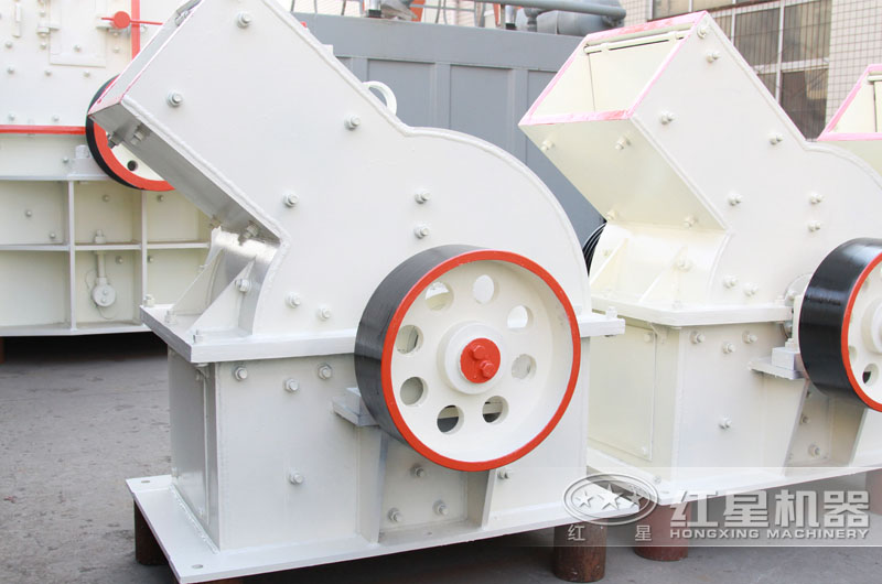 錘式破碎機占地面積小，方便移動