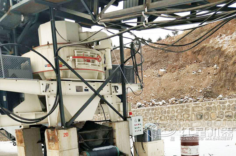 鵝卵石破碎石子生產(chǎn)線現(xiàn)場 鵝卵石破碎石子生產(chǎn)線現(xiàn)場