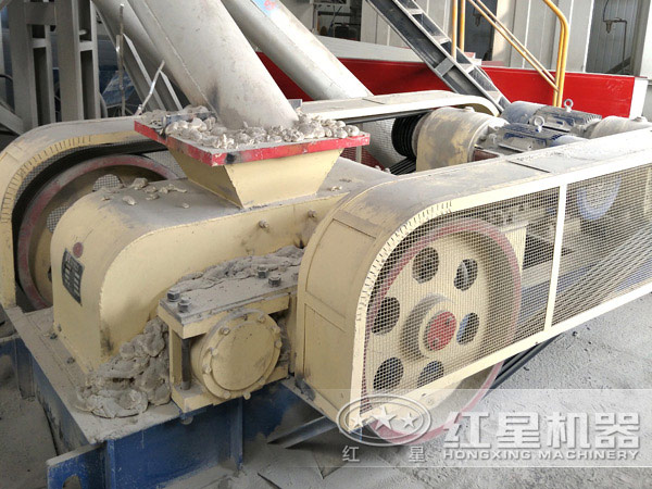 對輥式破碎機(jī)作業(yè)現(xiàn)場圖 對輥式破碎機(jī)作業(yè)現(xiàn)場圖