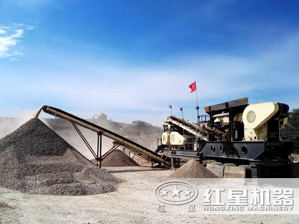 新一代移動(dòng)碎石機(jī)作業(yè)現(xiàn)場圖 新一代移動(dòng)碎石機(jī)作業(yè)現(xiàn)場圖