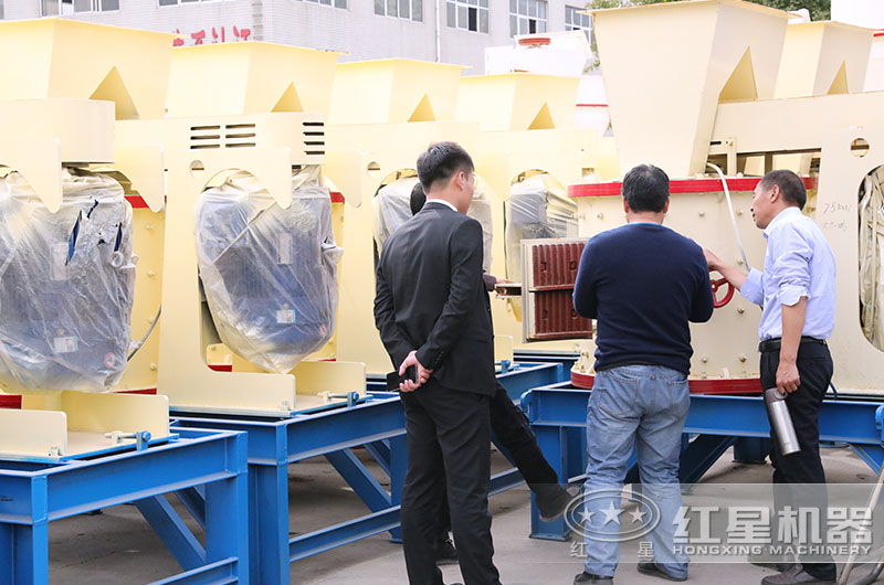 客戶來廠近距離了解設備 客戶來廠近距離了解設備