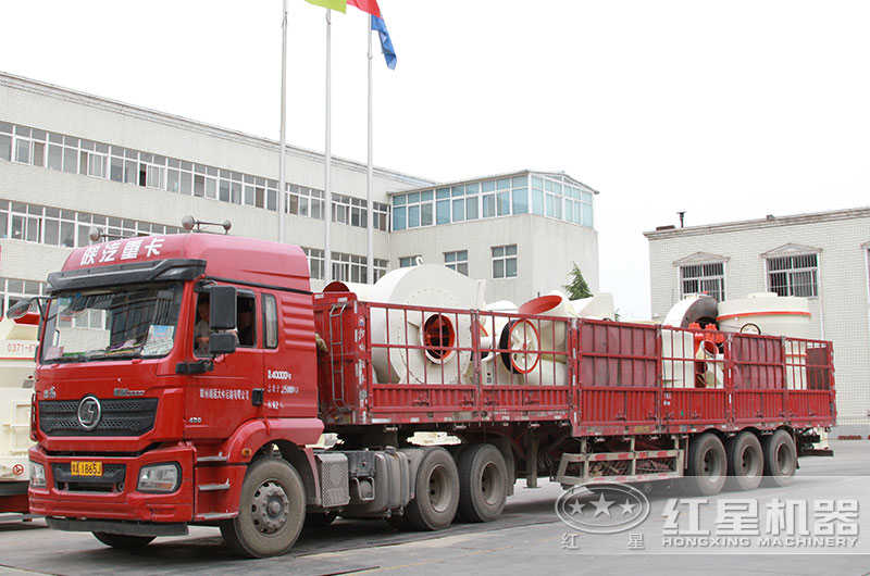 紅星雷蒙磨粉機(jī)設(shè)備發(fā)貨 紅星雷蒙磨粉機(jī)設(shè)備發(fā)貨