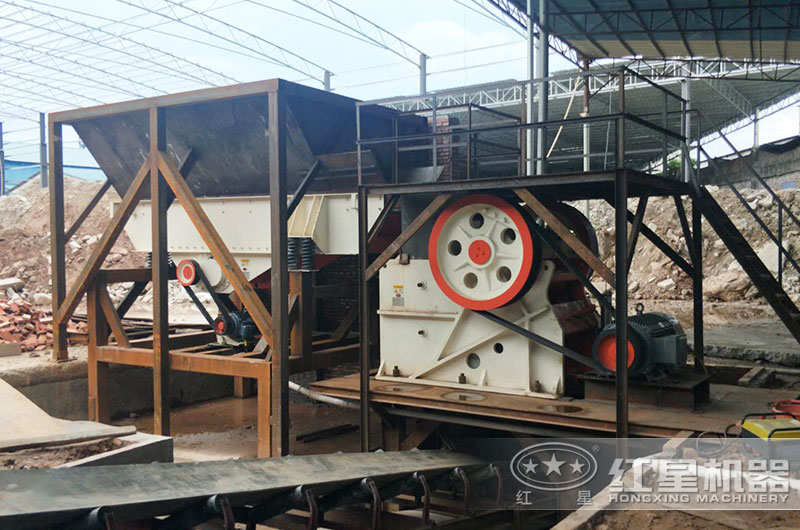 石塊打碎機工作現(xiàn)場實拍圖片 石塊打碎機工作現(xiàn)場實拍圖片