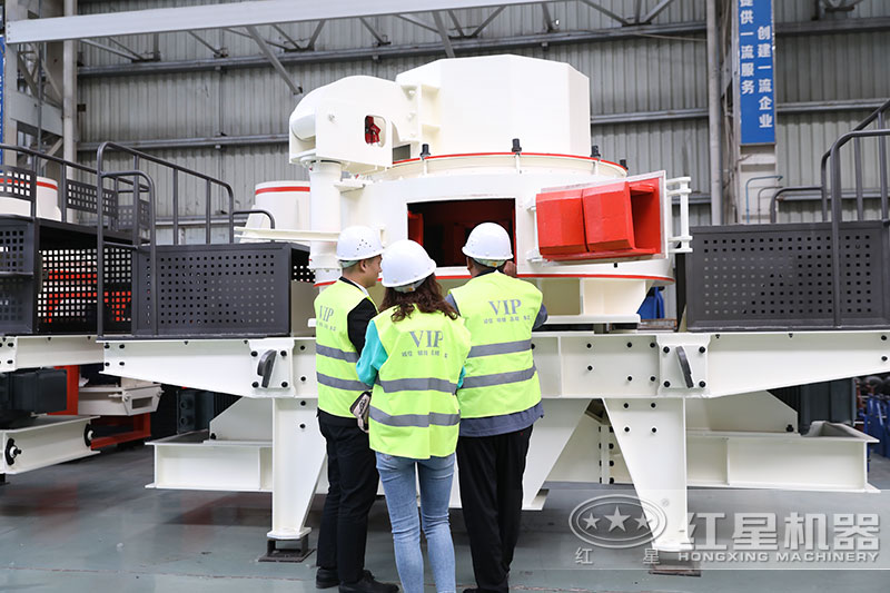 用戶到廠考察沙子破碎機(jī) 用戶到廠考察沙子破碎機(jī)