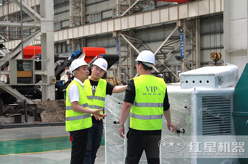 客戶到廠實地考察,對比設備 客戶到廠實地考察,對比設備