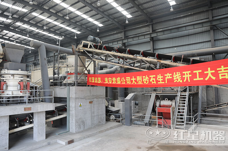 石頭破碎機生產(chǎn)現(xiàn)場實拍圖 石頭破碎機生產(chǎn)現(xiàn)場實拍圖