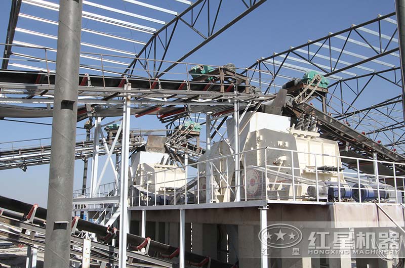 反擊破碎機工作現(xiàn)場圖片 反擊破碎機工作現(xiàn)場圖片