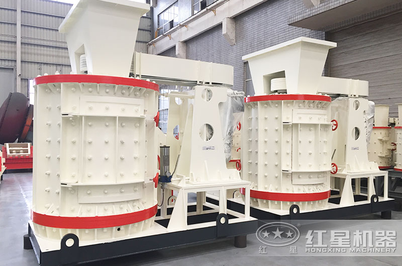 大型立式粉碎機(jī)圖片(新型) 大型立式粉碎機(jī)圖片(新型)