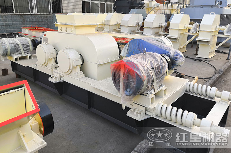 對輥式破碎機設(shè)備實拍圖 對輥式破碎機設(shè)備實拍圖