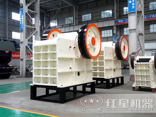 硼礦破碎機廠區(qū)實拍 硼礦破碎機廠區(qū)實拍