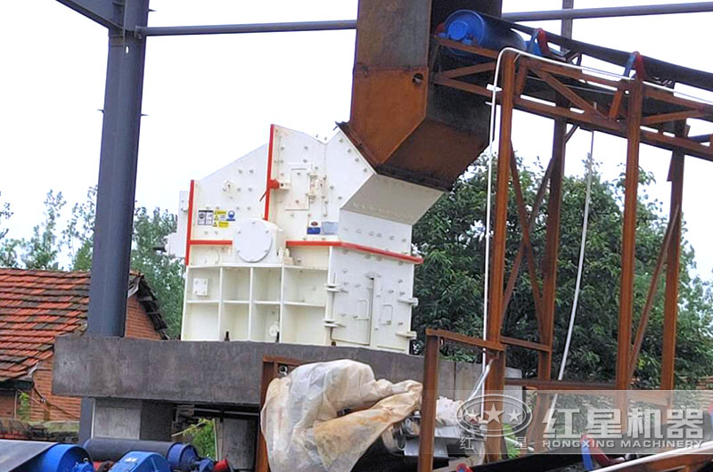 新型細(xì)碎機(jī)生產(chǎn)現(xiàn)場(chǎng)圖片 新型細(xì)碎機(jī)生產(chǎn)現(xiàn)場(chǎng)圖片