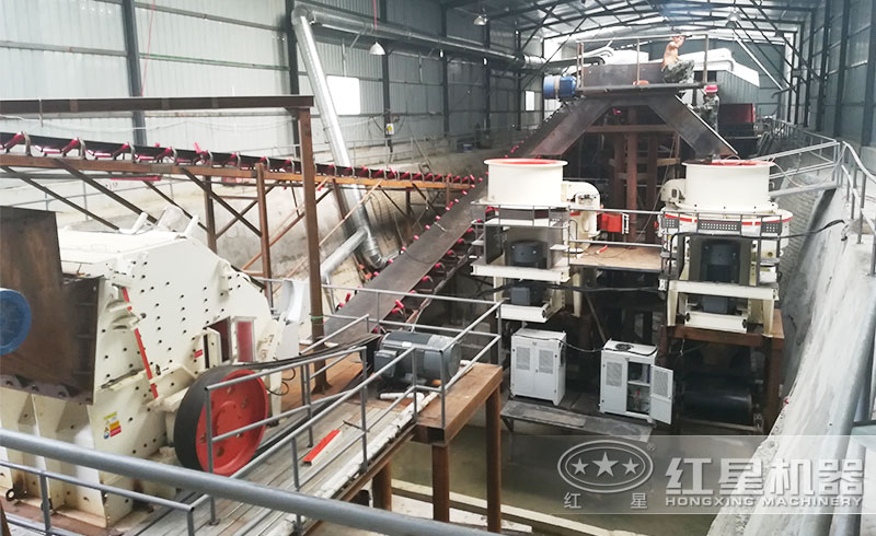 砂石生產(chǎn)現(xiàn)場(chǎng) 砂石生產(chǎn)現(xiàn)場(chǎng)