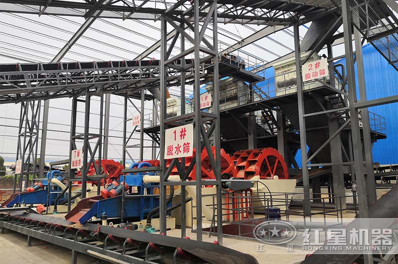 多臺(tái)洗沙機(jī)并聯(lián)作業(yè)現(xiàn)場(chǎng) 多臺(tái)洗沙機(jī)并聯(lián)作業(yè)現(xiàn)場(chǎng)