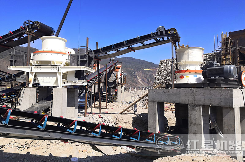 機(jī)制砂加工現(xiàn)場(chǎng) 機(jī)制砂加工現(xiàn)場(chǎng)