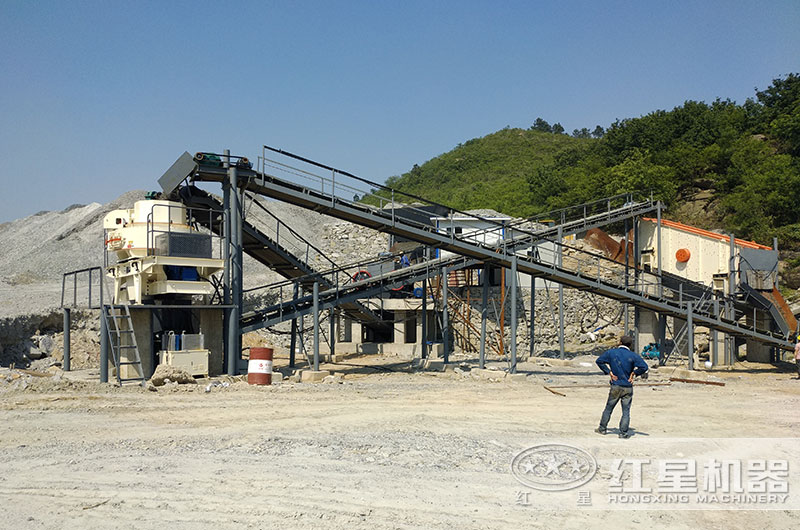 毛石碎石生產(chǎn)現(xiàn)場(chǎng) 毛石碎石生產(chǎn)現(xiàn)場(chǎng)