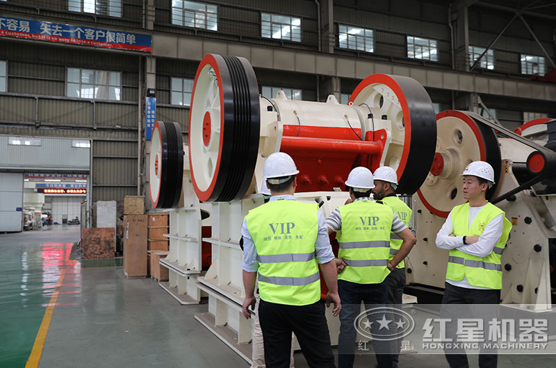 客戶來(lái)廠考察碎石生產(chǎn)線設(shè)備 客戶來(lái)廠考察碎石生產(chǎn)線設(shè)備