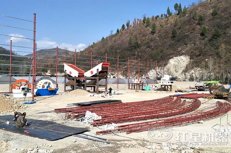 砂石生產(chǎn)線設(shè)備安裝現(xiàn)場(chǎng) 砂石生產(chǎn)線設(shè)備安裝現(xiàn)場(chǎng)