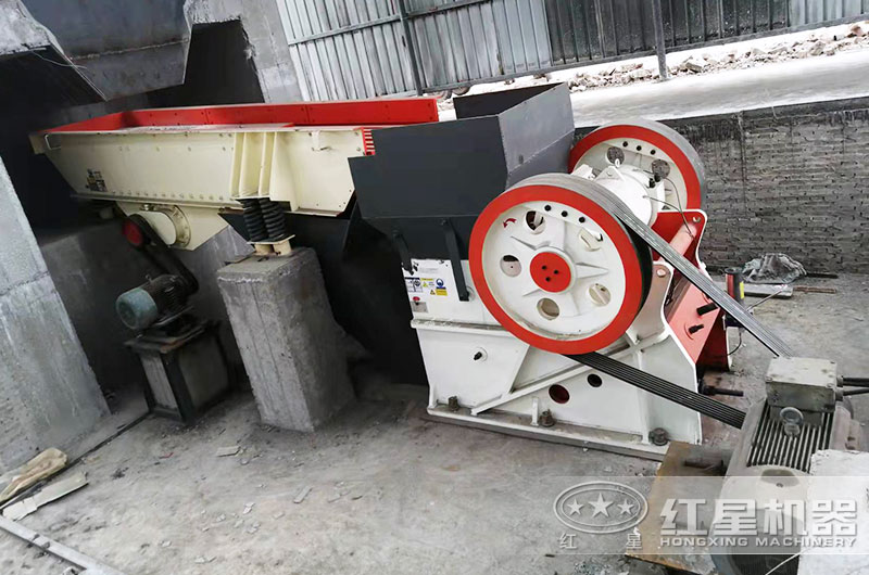 給料機+顎式破碎機 給料機+顎式破碎機